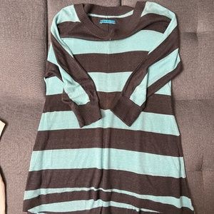 Alice + Olivia Brown and Blue Striped V-Neck Sweater Large